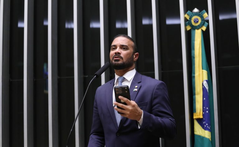 Comissão aprova proposta que veda a separação de presos por facção criminosa