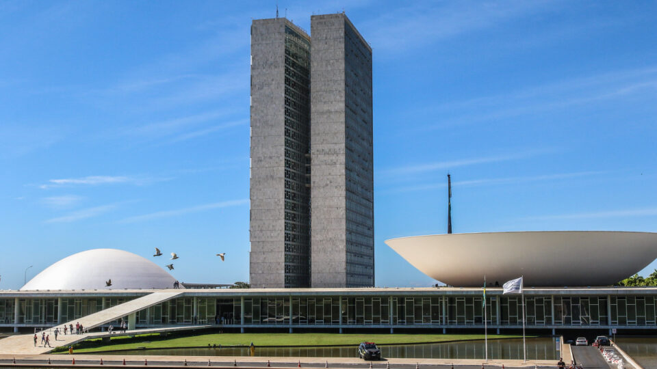 Lobby avança sem regulamentação no Brasil e expõe influências no Congresso