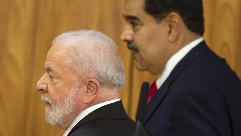 Lula diz estar “indignado” com operação militar dos EUA contra Maduro
