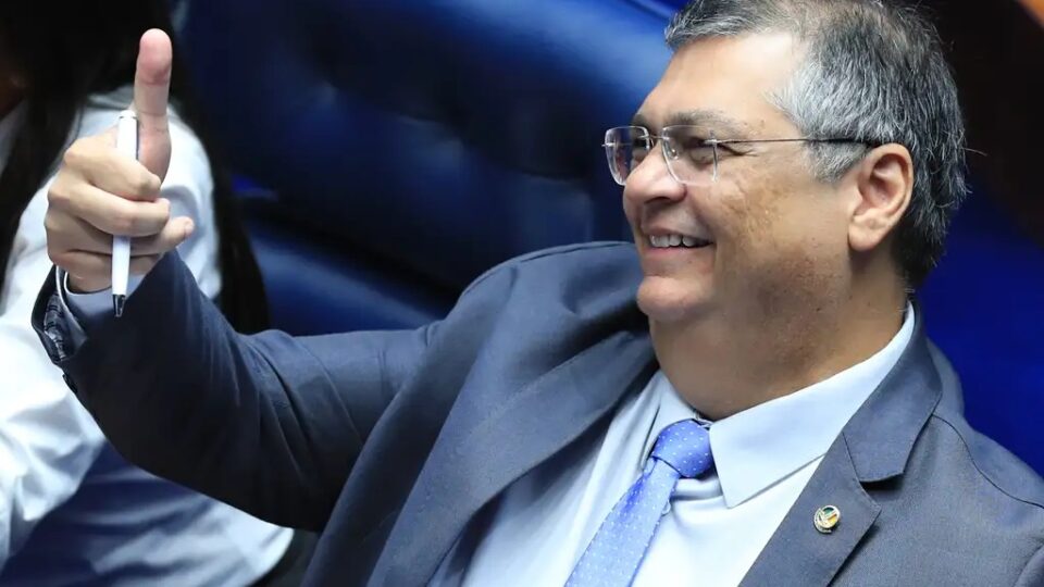 Mulher que chamou Flávio Dino de “lixo” se torna ré no STF em inquérito de Moraes