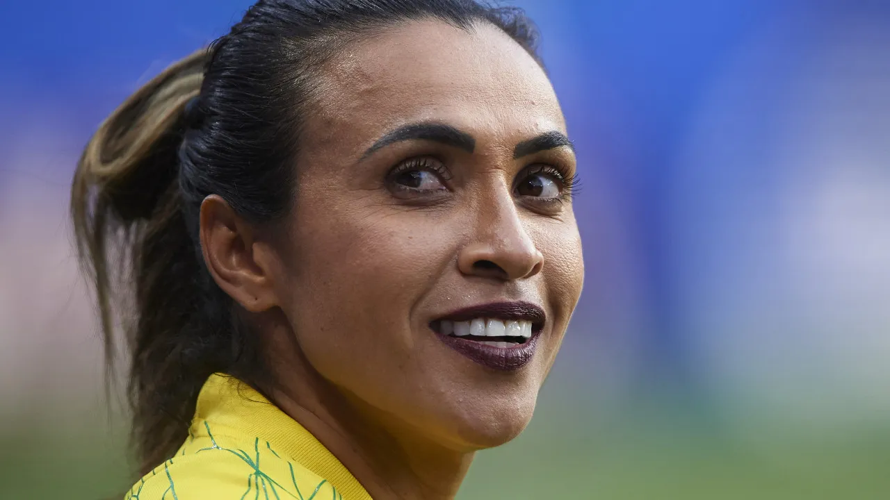 Marta se casa com ex-jogadora americana Carrie Lawrence