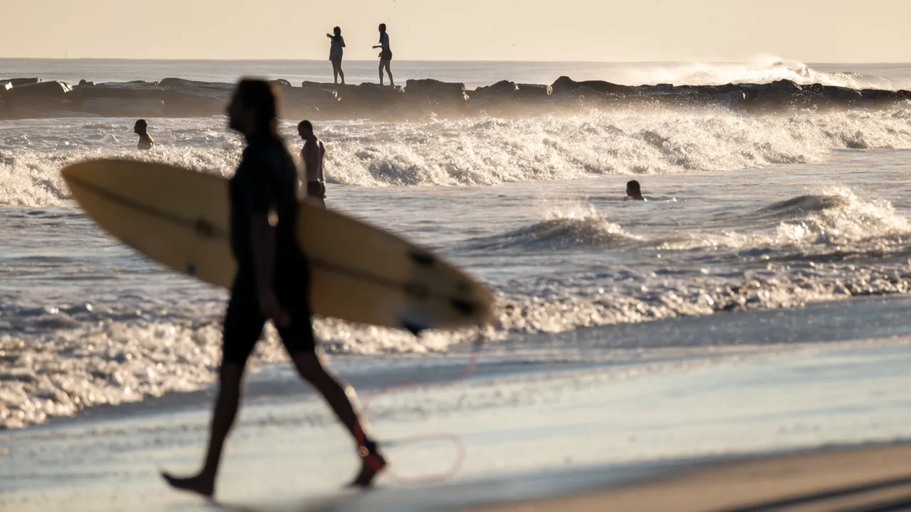 Surfe brasileiro pensa em torneio em piscina com ‘você decide’ da torcida