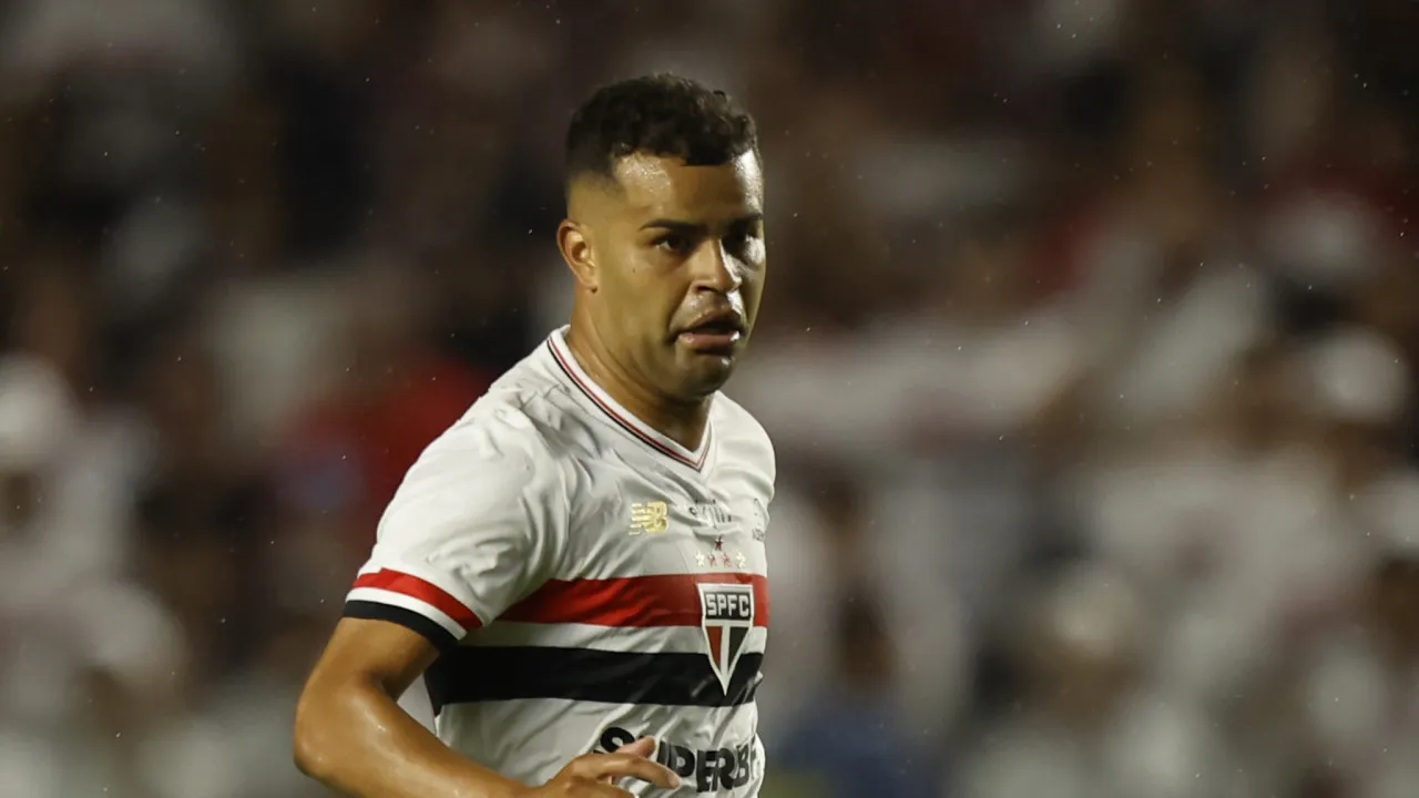 Corinthians e São Paulo avaliam empréstimo de Alisson após recusa por troca