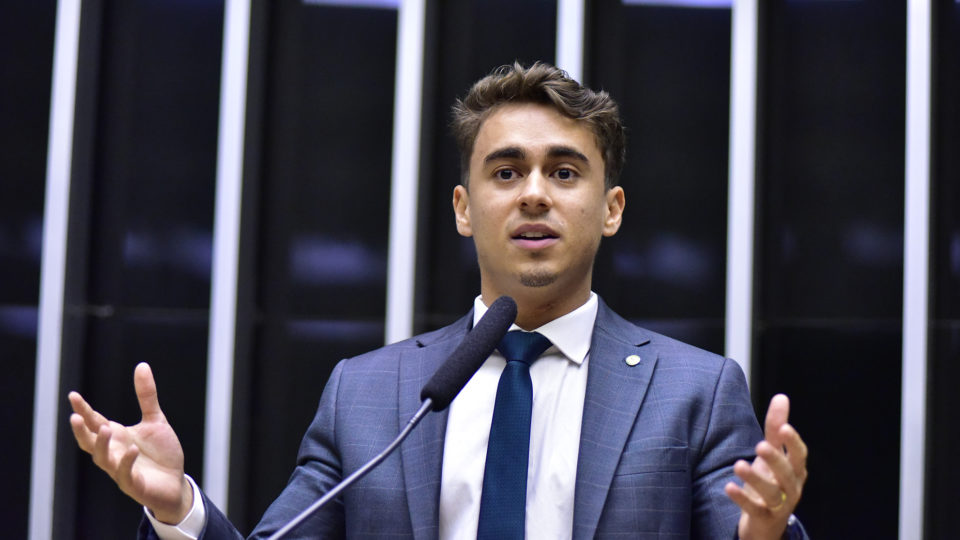 Deputados da oposição criticam adiamento de última hora do sorteio da Mega da Virada