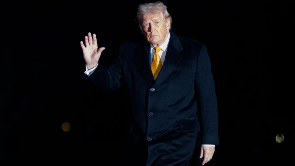 Trump diz que Venezuela vai entregar até 50 milhões de barris de petróleo aos EUA