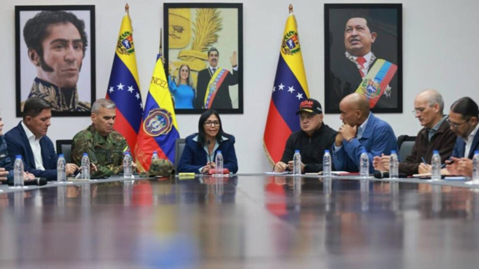 Venezuela ordena prisão de envolvidos em operação que capturou Maduro