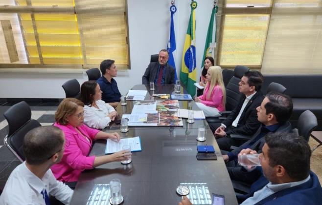 Seduc e TRE-MT firmam cooperação para emitir títulos eleitorais a 157 mil estudantes