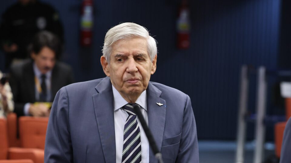 Heleno violou dever de “amar a verdade”, diz MP militar