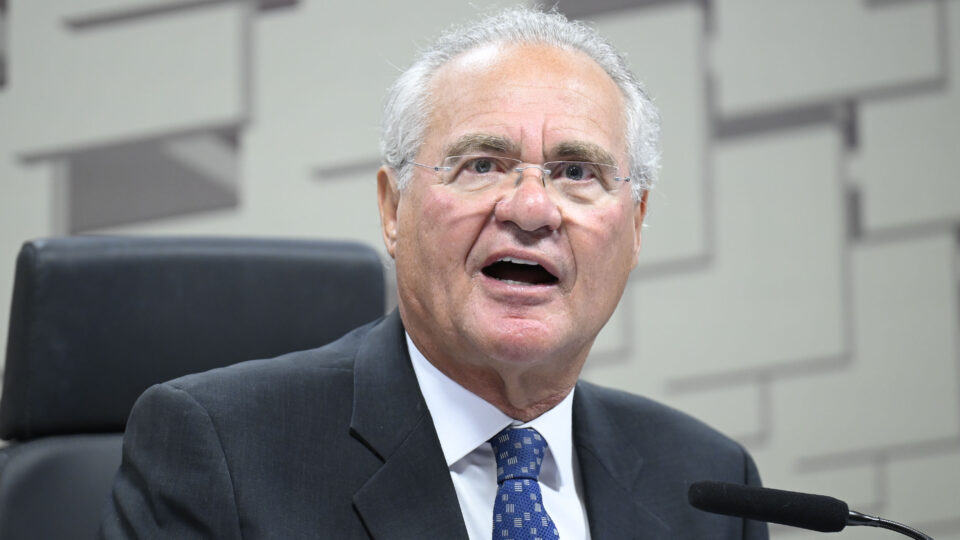 Calheiros acusa Centrão de pressionar TCU contra fiscalização do caso Master