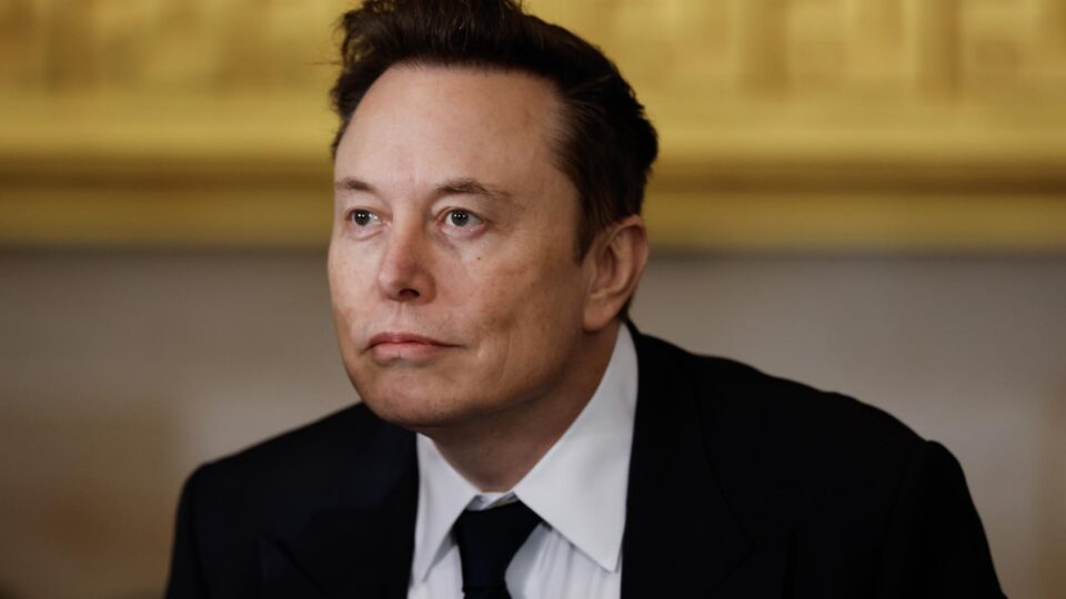 Musk diz que pagará defesa de vítimas de Epstein que forem processadas por denunciarem agressores