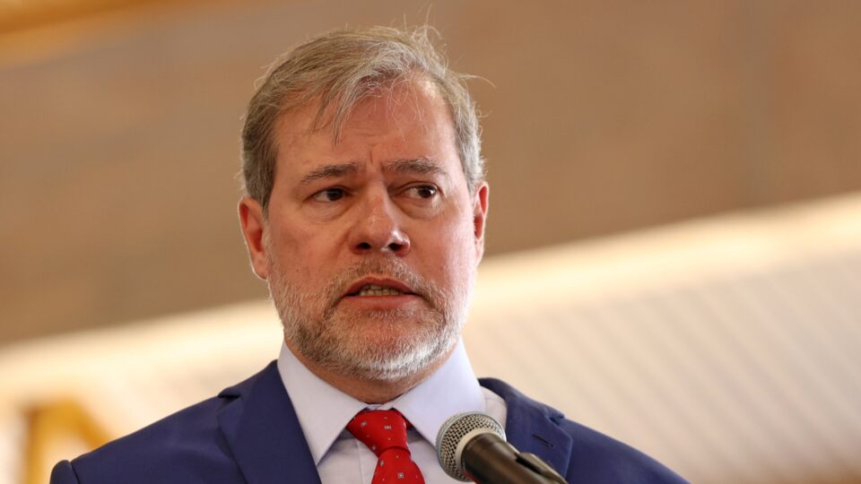 Carona de Toffoli em jatinho particular desperta preocupação ética entre advogados