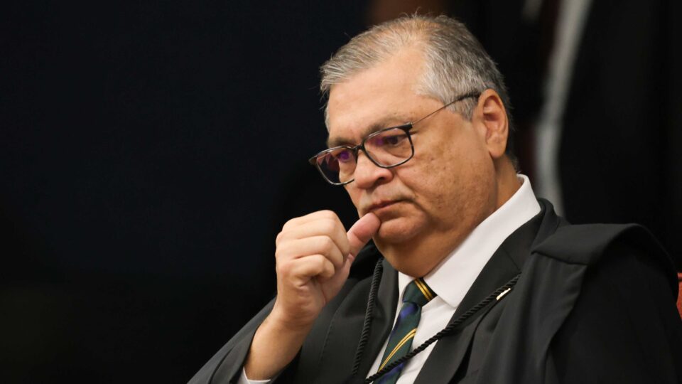 Dino vira improvável freio aos “supersalários” após Congresso aprovar novos benefícios