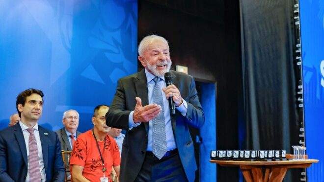 Lula reforça retórica agressiva para se isolar de caso Banco Master