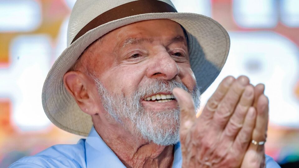 Lula faz maratona de carnaval em três cidades diferentes