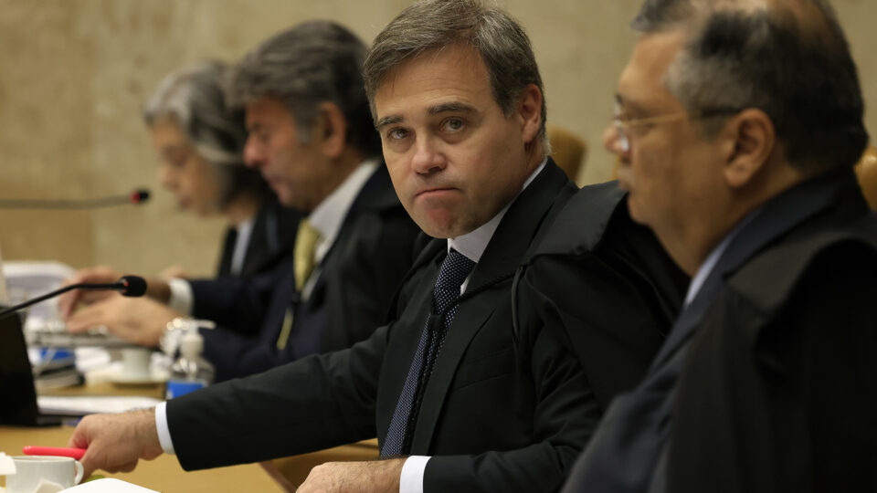 Mendonça dá salvo-conduto a cunhado de Vorcaro para não ir à CPI do Crime