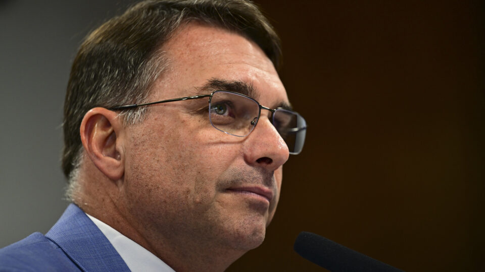 Os recados de Flávio Bolsonaro à elite econômica