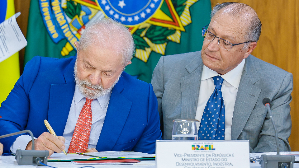 Abrir mão de Alckmin seria erro monumental de Lula