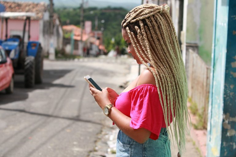 Projeto obriga operadoras a enviar alerta por SMS sobre pessoas desaparecidas