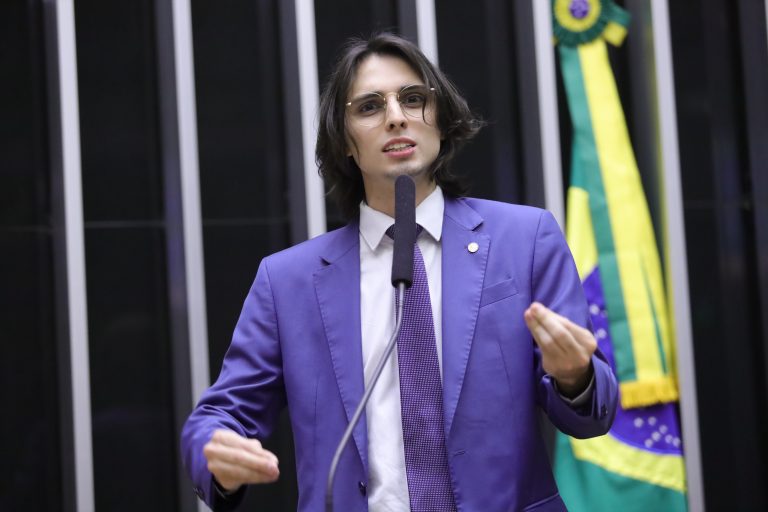 Projeto prevê benefícios fiscais para empresas que promoverem programas de saúde mental