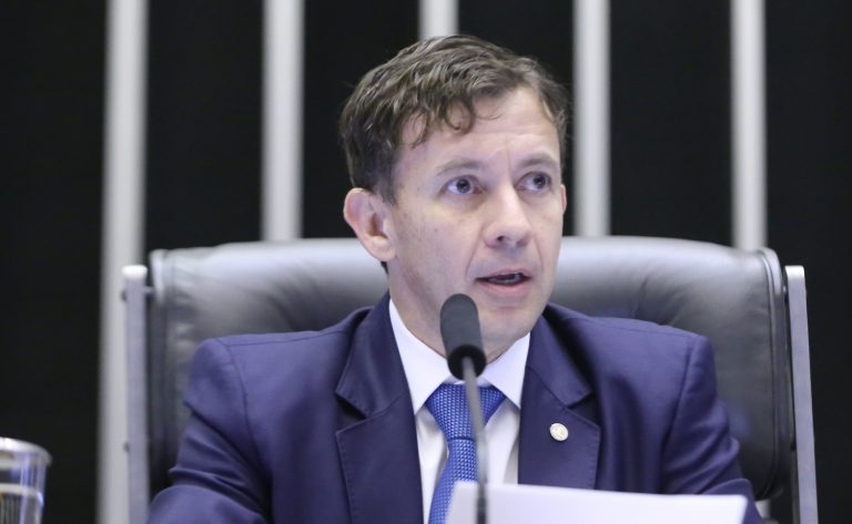 Projeto inclui expressamente maus-tratos em leis de defesa da criança e do adolescente