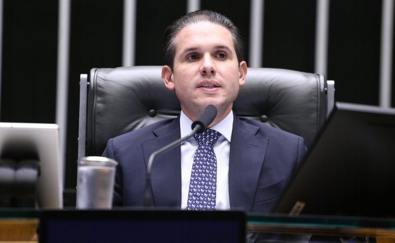 “O Brasil está maduro para enfrentar a escala 6×1”, diz Motta