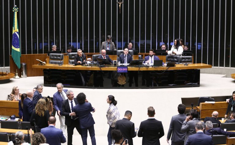 Câmara aprova projeto que cria diretorias na OAB