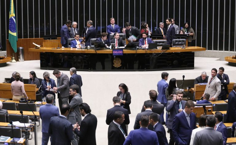 Plenário inicia a Ordem do Dia para analisar propostas; acompanhe
