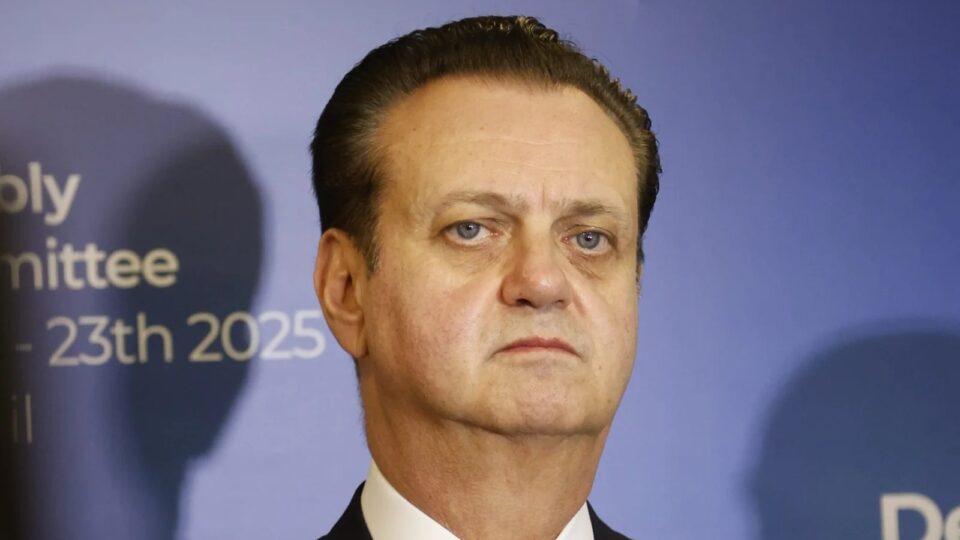 Kassab tira 6 deputados do PSDB e desmonta um dos últimos bastiões tucanos