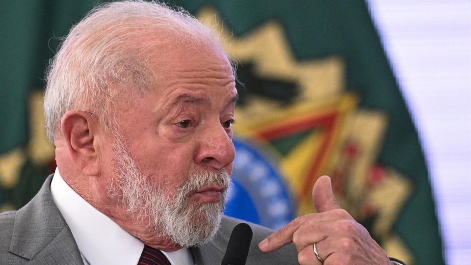 Lula prometeu sanear o INSS… alguém acreditou?
