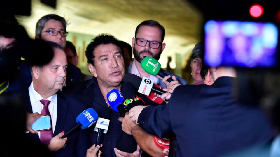 Magno Malta cobra Fachin por mais controle dos ministros do STF através do CNJ