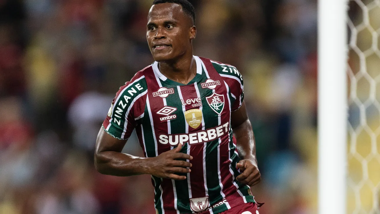 Fluminense ‘sairia no negativo’ caso cobrisse proposta do Palmeiras por Arias