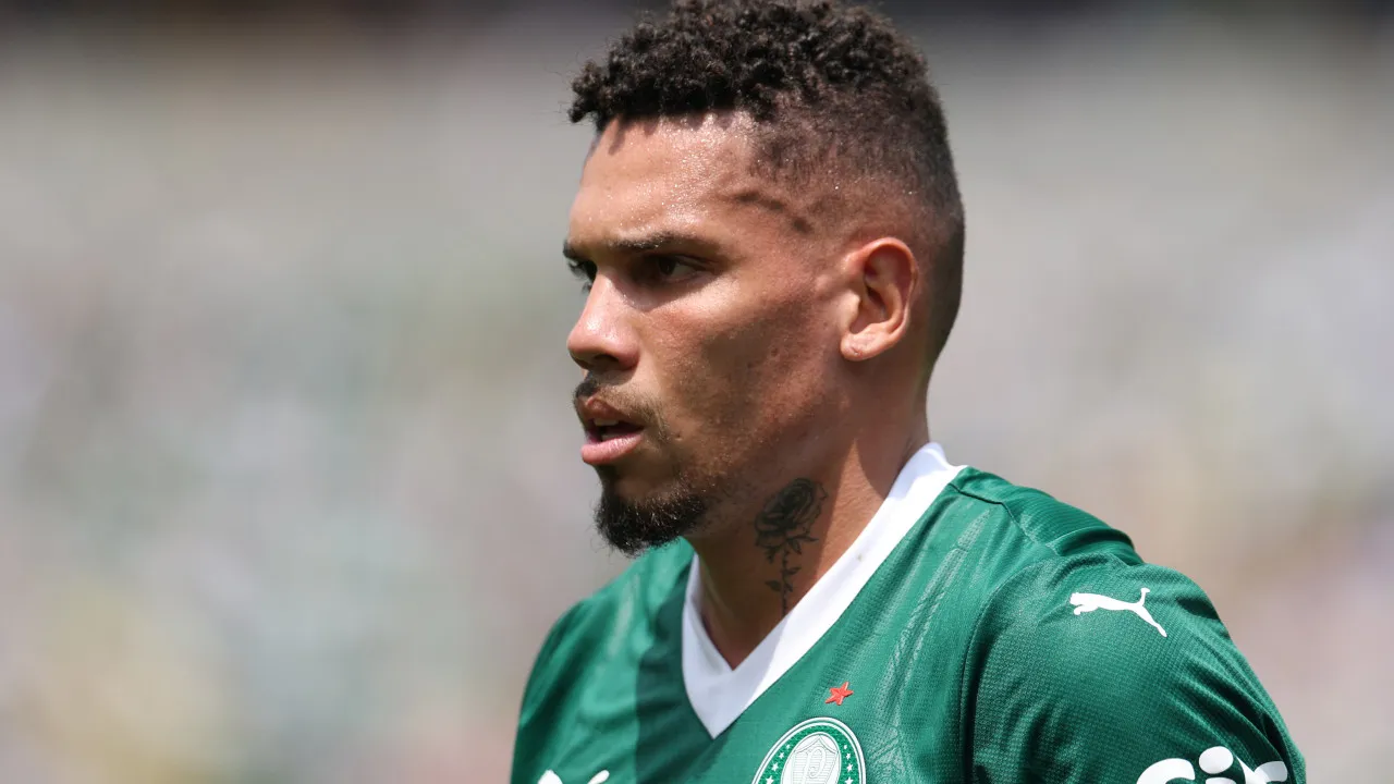 Abel diz que Paulinho segue sem data para retorno e pede paciência