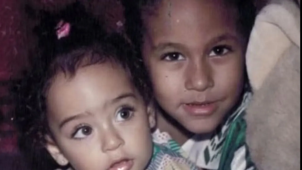 Irmã de Neymar entrega passado do craque com símbolo rival em foto; veja