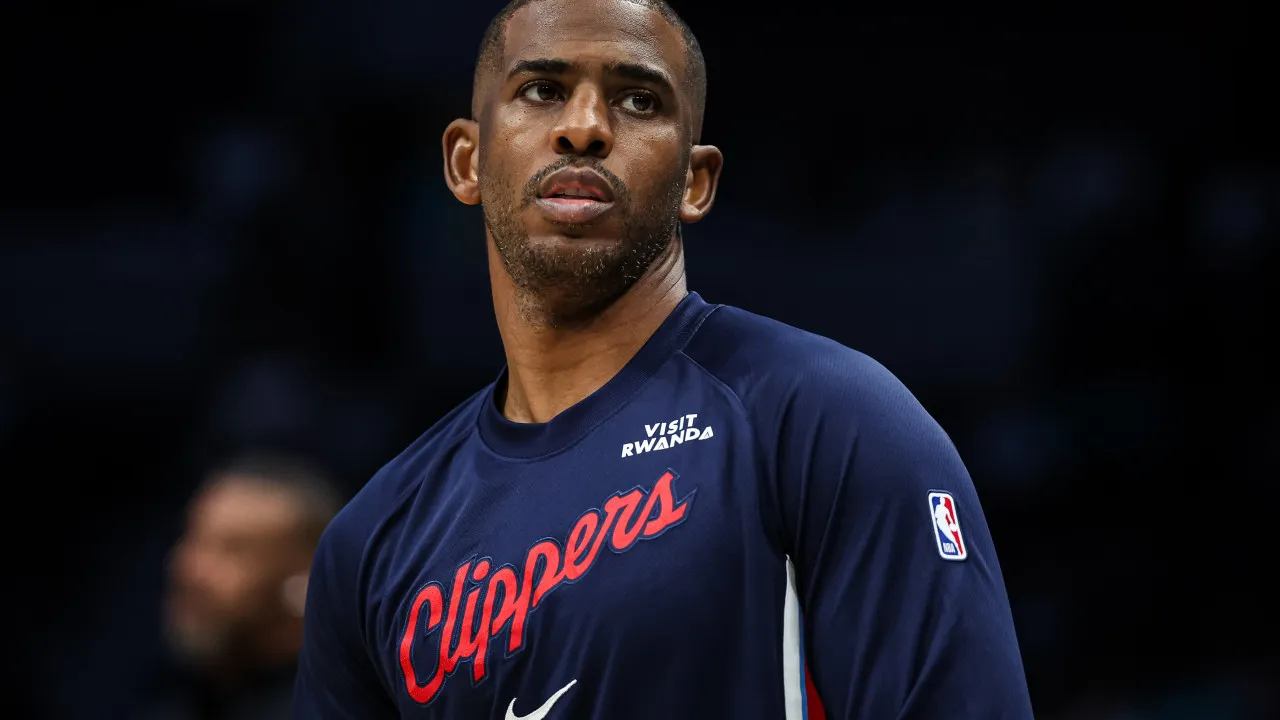 Armador da NBA bicampeão olímpico anuncia aposentadoria após dispensas