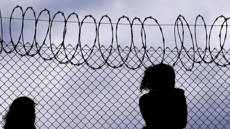 Trans em presídios femininos: policiais penais relatam confusão e constrangimento