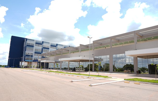 TCE-MT fiscaliza obras do novo Hospital Júlio Müller