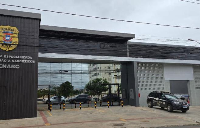 Polícia Civil cumpre ordens judiciais contra universitários envolvido com tráfico de drogas