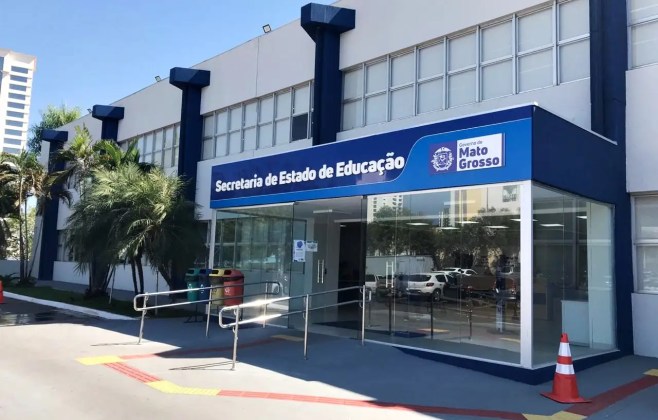 Secretaria de Educação formaliza adesão do Projeto MPT na Escola