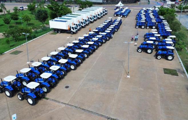 Governo de MT realiza entregas de máquinas para fortalecer agricultura familiar de 99 municípios