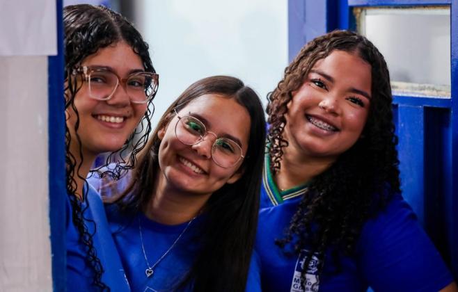 Governo de MT institui política estadual para prevenir violência e reforçar segurança nas escolas