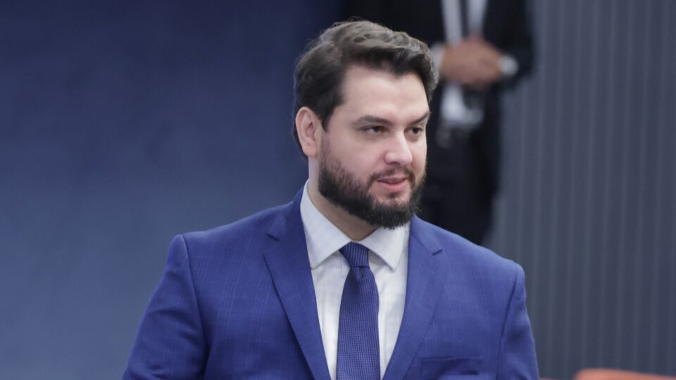Moraes rejeita recurso e determina que Filipe Martins permaneça preso em Ponta Grossa
