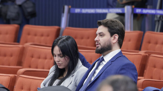 Princípio de rebelião levou à transferência de Filipe Martins, revela defesa