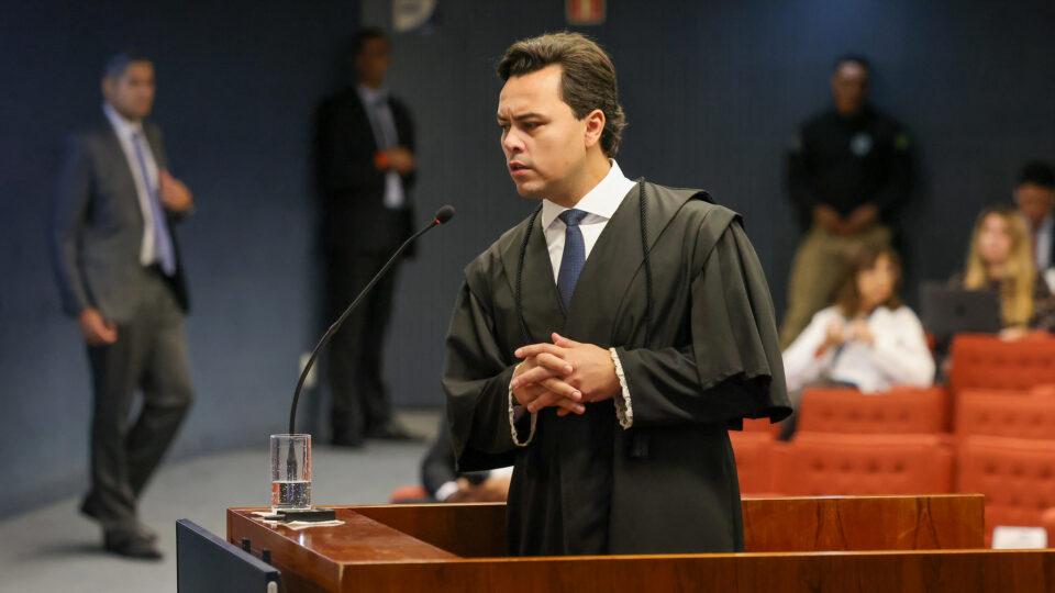 Chiquini cita saída de Giacobo ao explicar opção pelo Novo