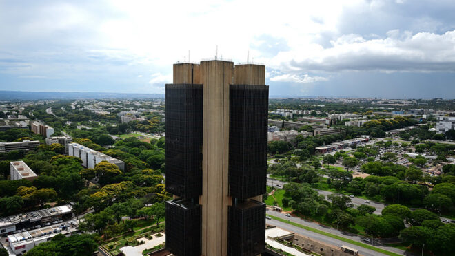 Banco Central apoia investigação da PF e afasta servidores após indícios de vantagens indevidas