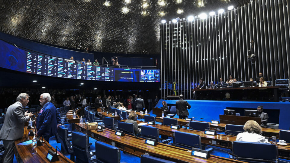 Senado aprova 24 mil novos cargos, reajustes e promoções no governo Lula com impacto bilionário