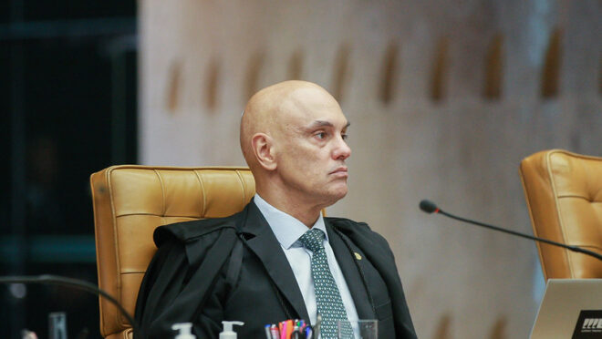 Moraes mantém prisão de desembargador suspeito de vazar operações contra o CV
