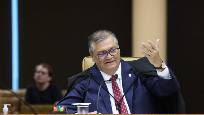 Juízes criticam decisão de Dino que derruba aposentadoria compulsória como punição