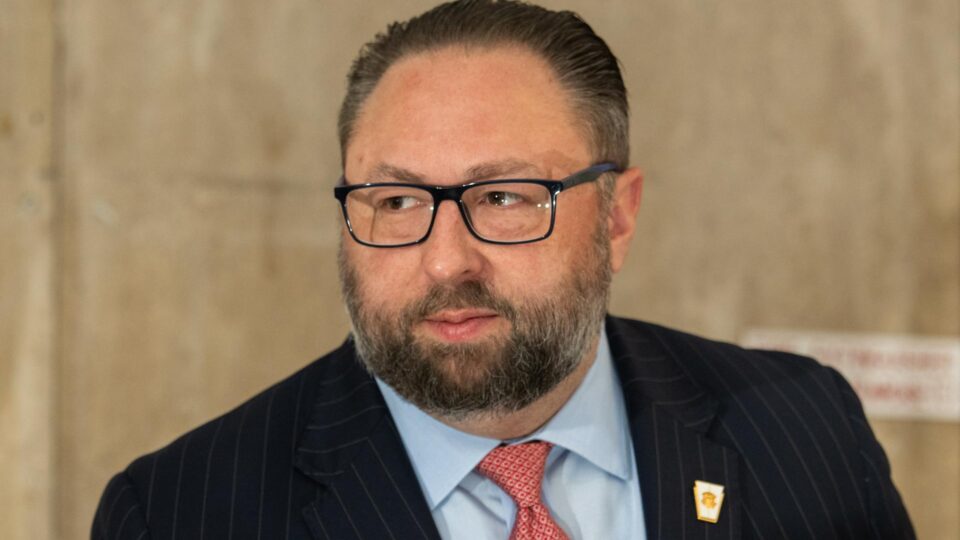 Aliado de Trump chama Moraes de “corrupto” e culpa ministro por problemas de saúde de Bolsonaro