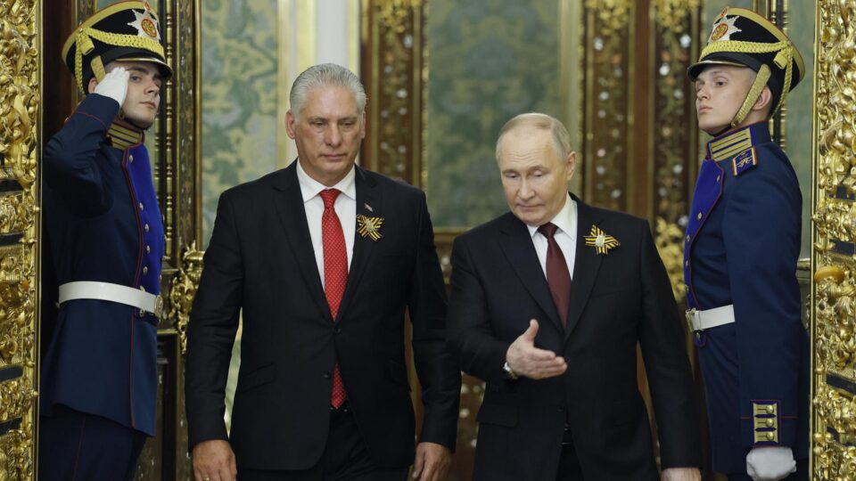 Navios com petróleo da Rússia seguem em direção a Cuba apesar do bloqueio dos EUA, diz jornal