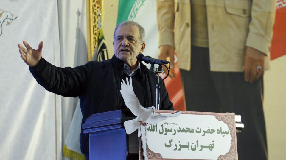 Após recusa de negociação, Irã anuncia três condições para aceitar fim da guerra